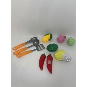 Kid's Play Food Vegetables Kitchen Cutting Toy Hook Loop Set of 9 Pretend Play